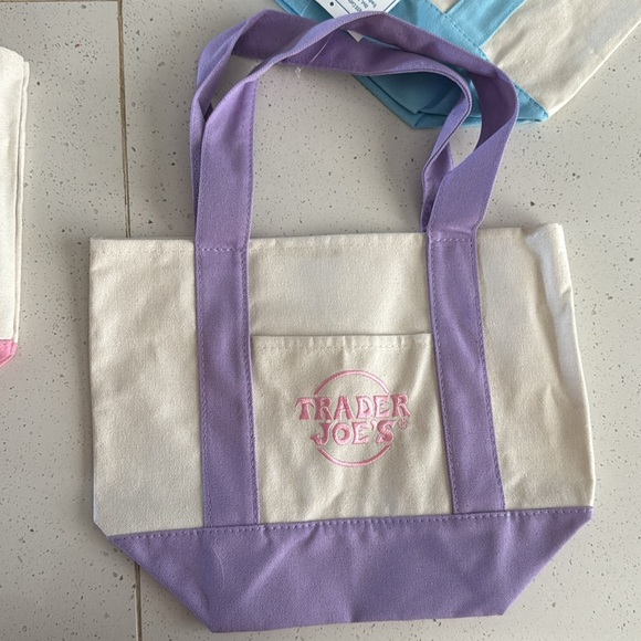Trader Joe’s Mini Pastel Canvas Tote Bag Set - Picture 6 of 7
